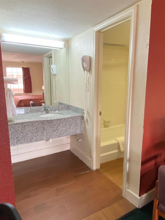 Travel Inn Lackland Sea World San Antonio Ngoại thất bức ảnh